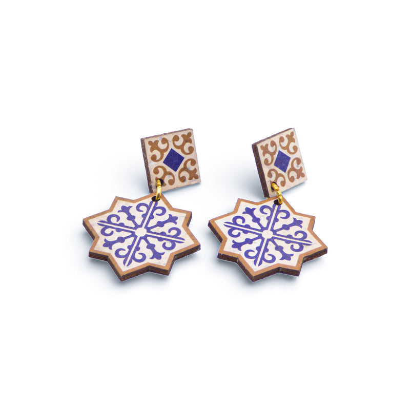 Boucles d'oreilles en liège motif azulejo, pendentif étoile à huit branches bleu — Artipel, Portugal