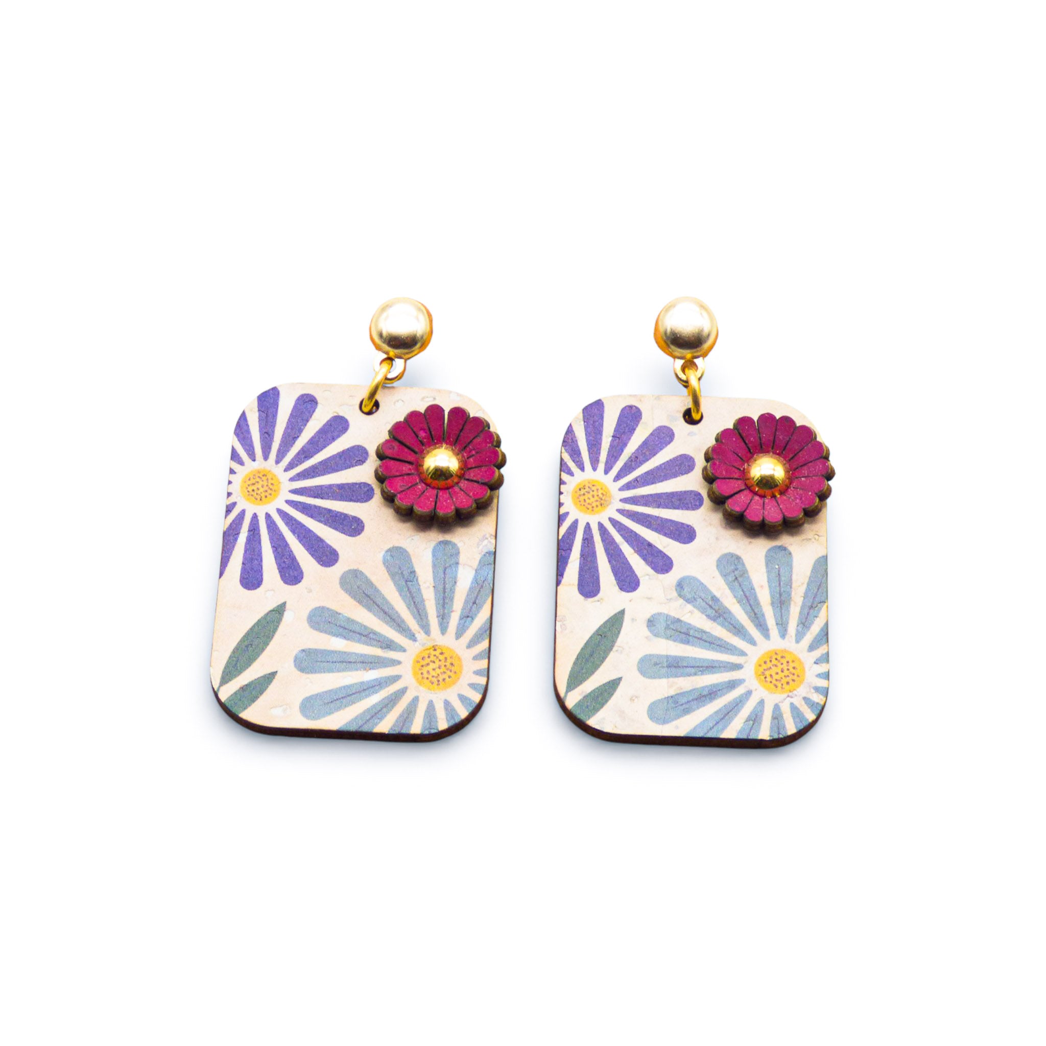 Boucles d'oreilles en liège "Spring Flower" d'Artipel avec pendants floraux rose et bleu.