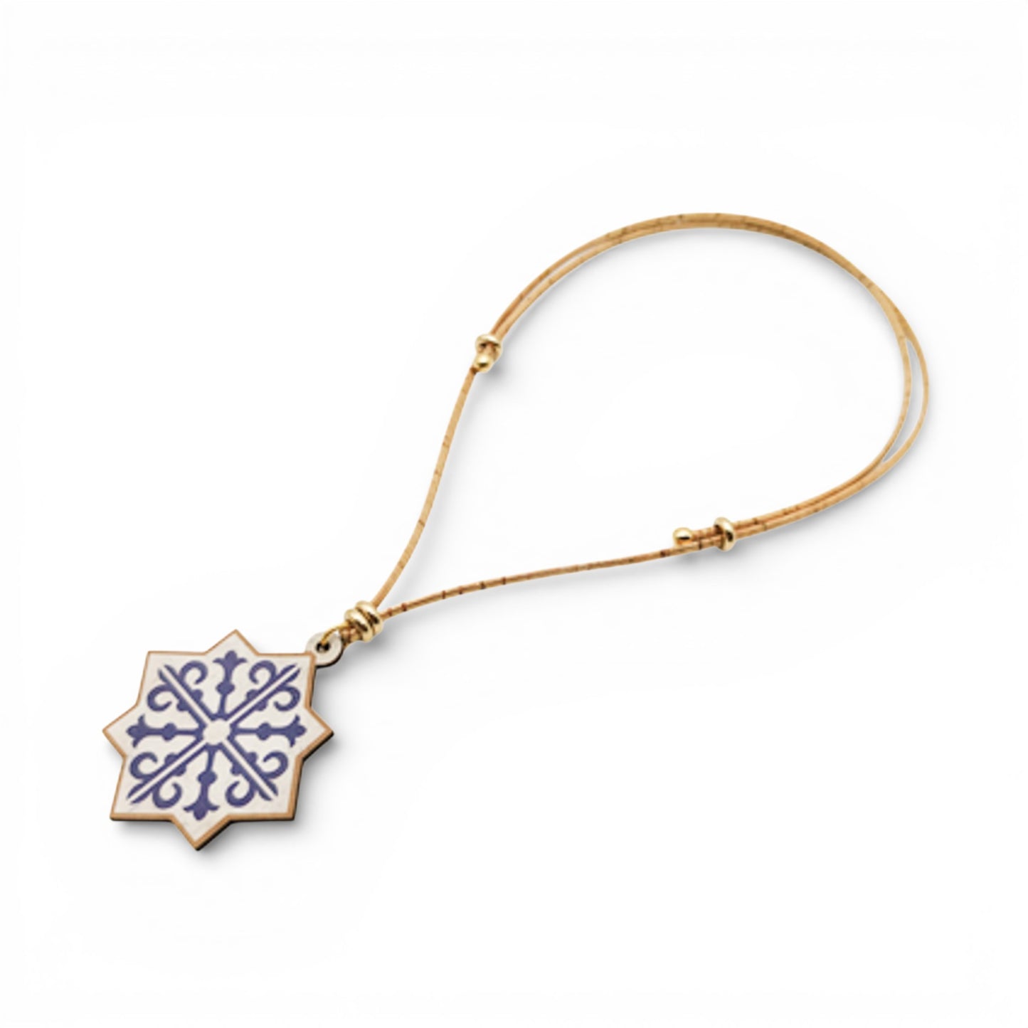 Cork necklace "Lisbon Star" by Artipel, featuring a unique design and natural texture, perfect for eco-friendly fashion.