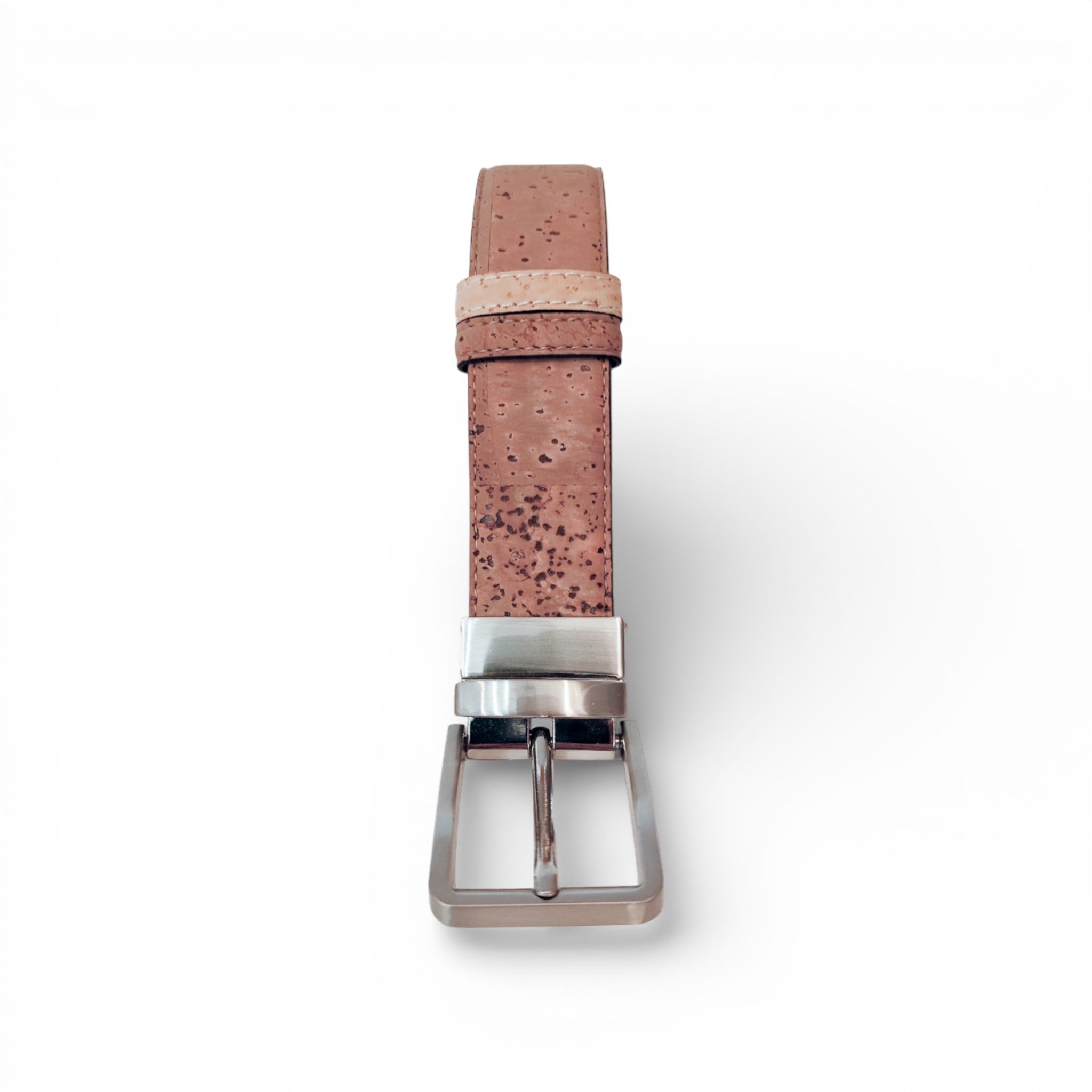 Ceinture unie en liège rosé vue de face — TC Cortiça, passant clair, boucle métal, Portugal