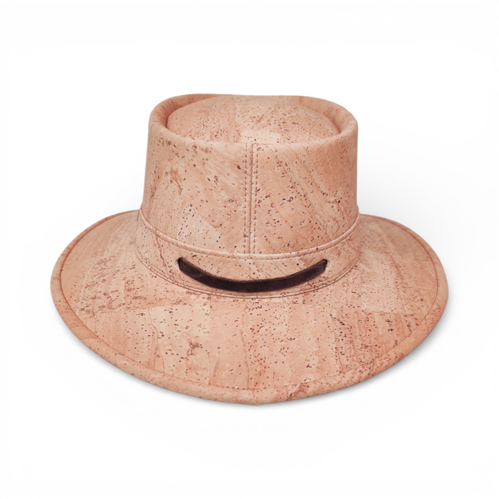 Chapeau cowboy en liège naturel à large bord vu de face — Amador Varum, bandeau contrasté, Portugal