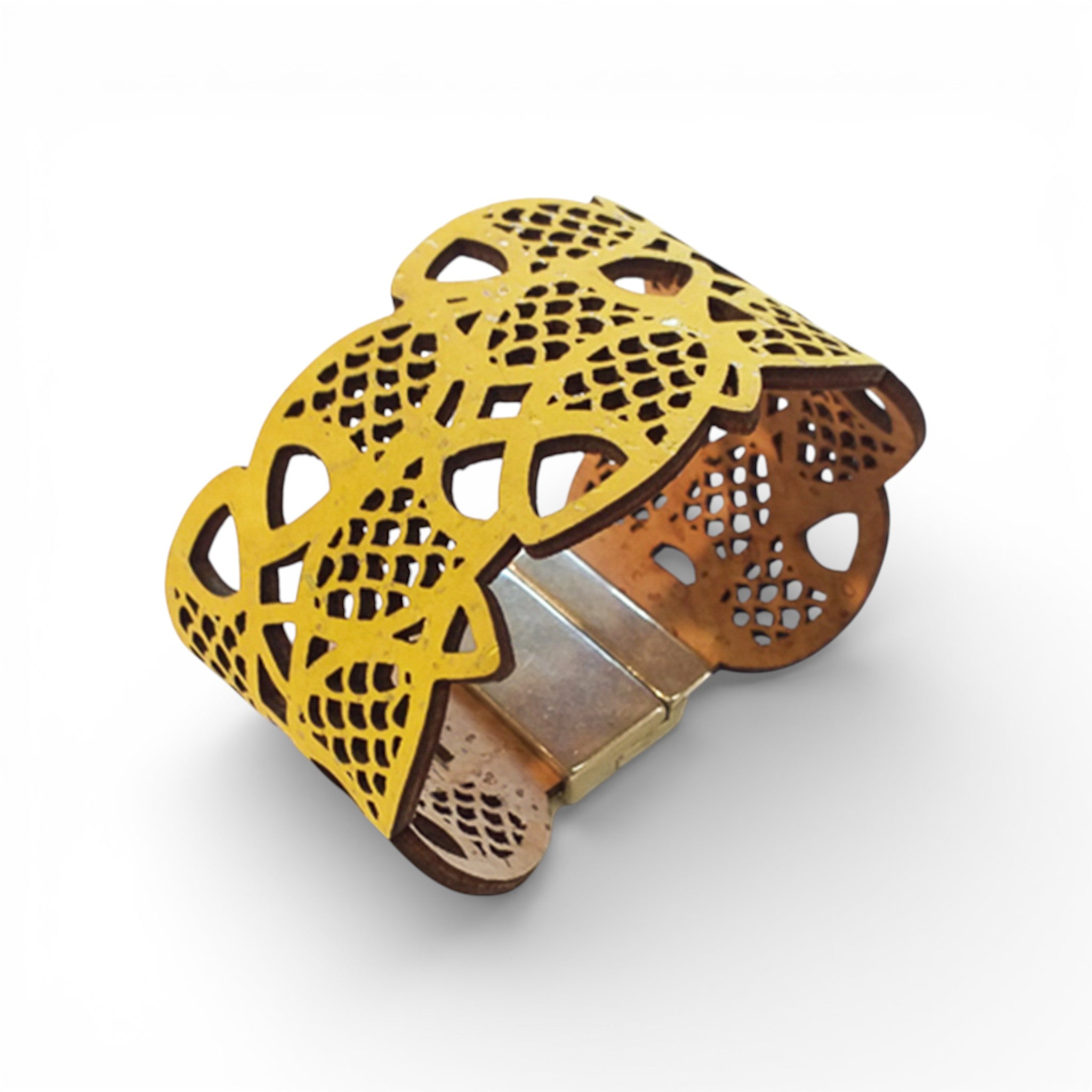 Yellow Ajouré Cork Bracelet for women by Artipel, featuring a sardine design and silver magnetic closure.