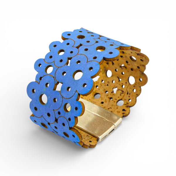 Bracelet vegan et éco-responsable en liège naturel du Portugal : Bracelet Manchette Fleur Bleu - Artipel - Home & Liège