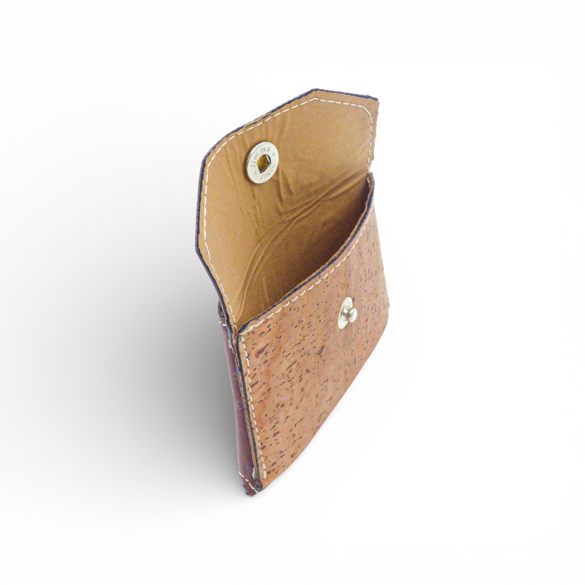 Porte-cartes biface en liège naturel ouvert — Amador Varum, intérieur textile camel, Portugal