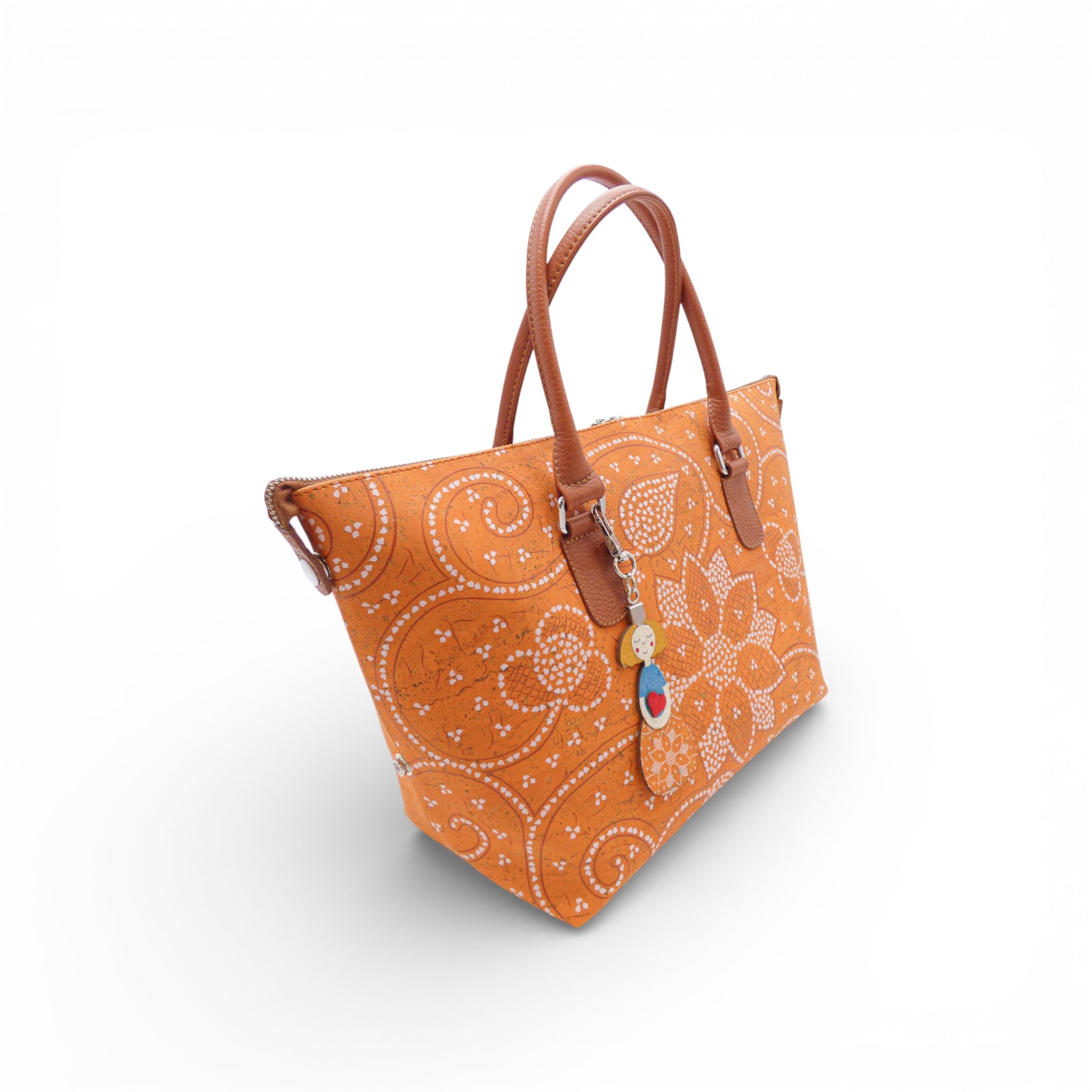 Grand sac cabas en liège imprimé paisley orange, trois-quarts — Artipel, anses cognac, Portugal
