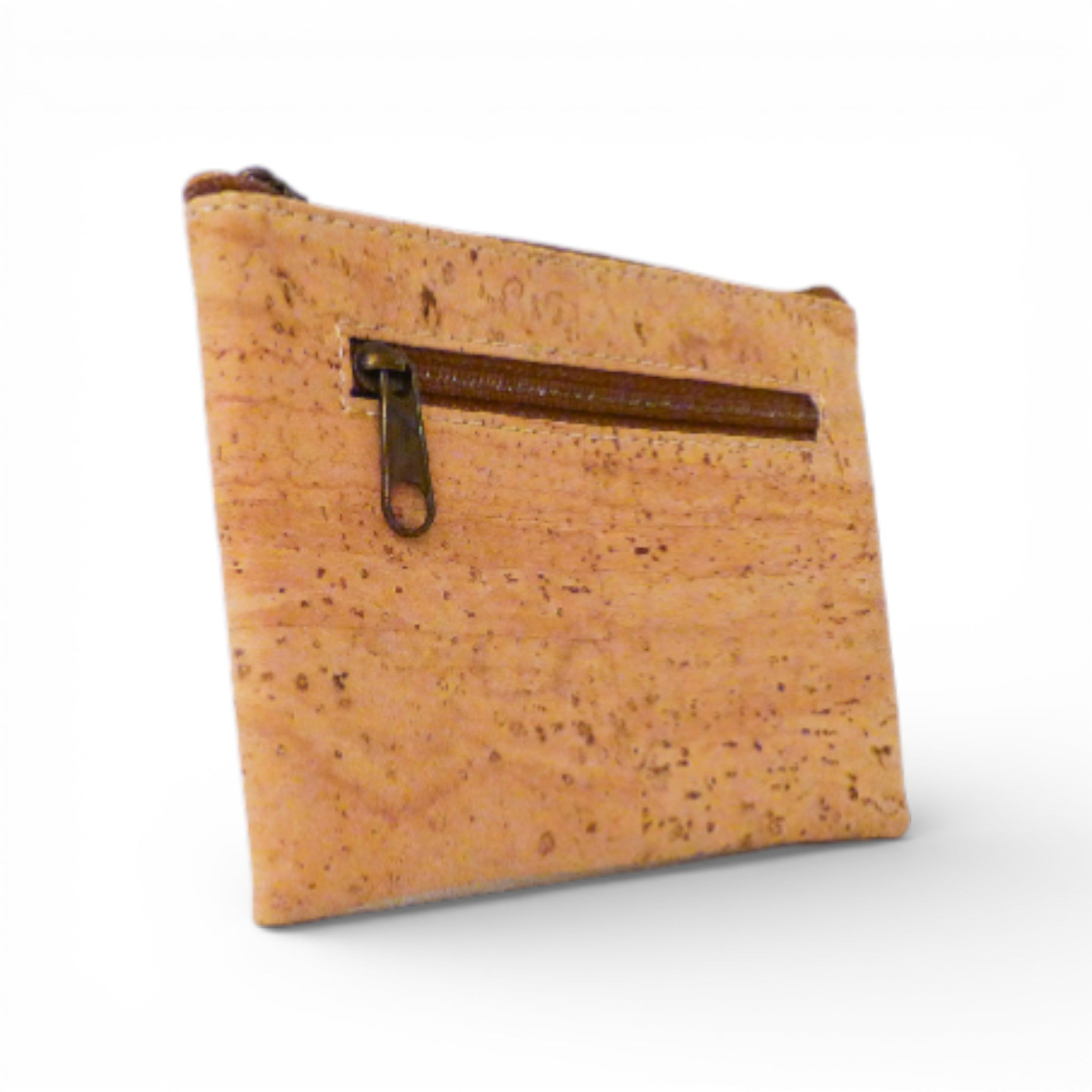 Dos d'un porte-monnaie en liège naturel — Montado, poche zippée horizontale, tirette laiton, Portugal