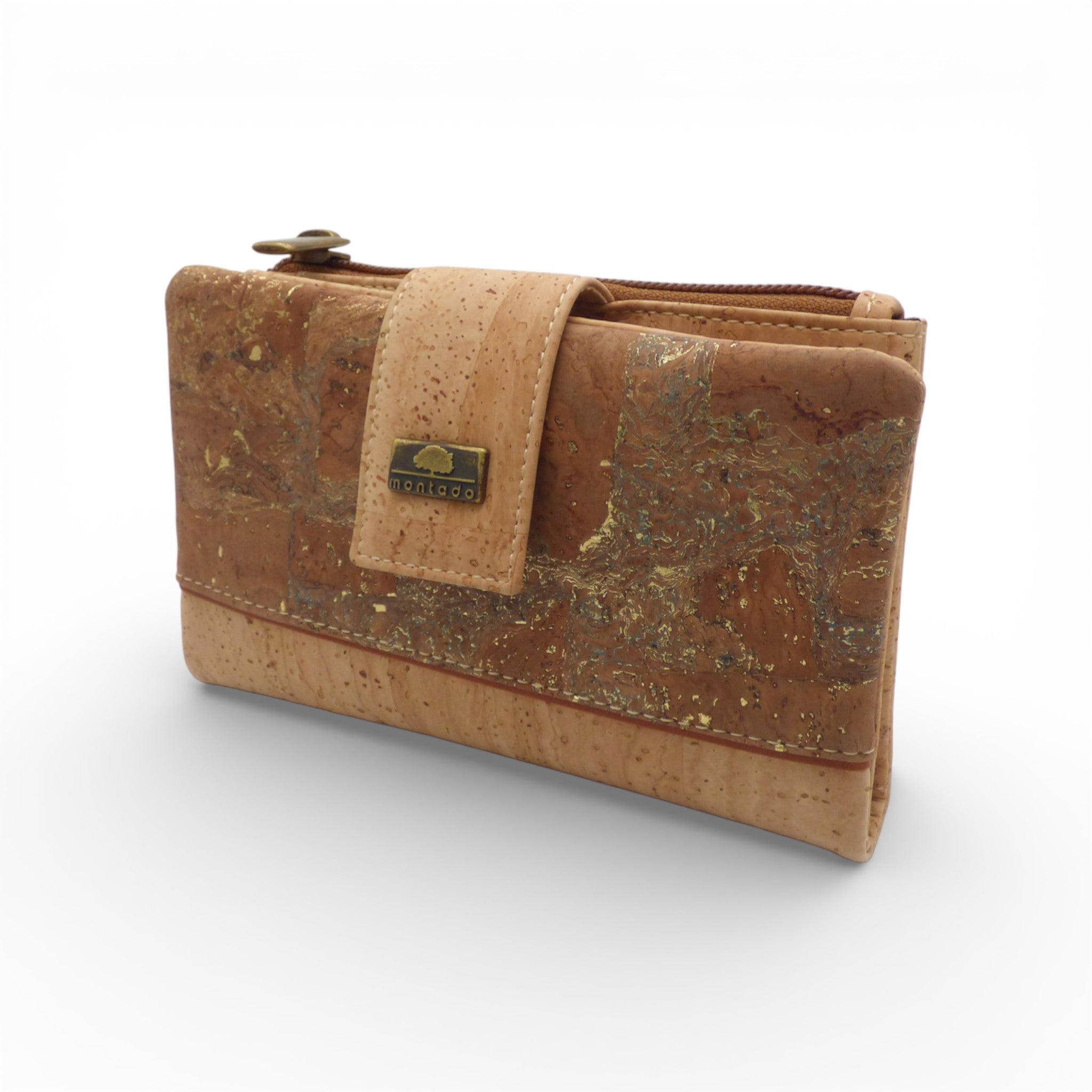 Montado Petit Format portefeuille, featuring a sleek design with multiple card slots and a compact size in a stylish color.