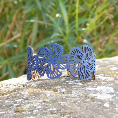Bracelet manchette flore sculptée en liège du Portugal — Cork Colors femme