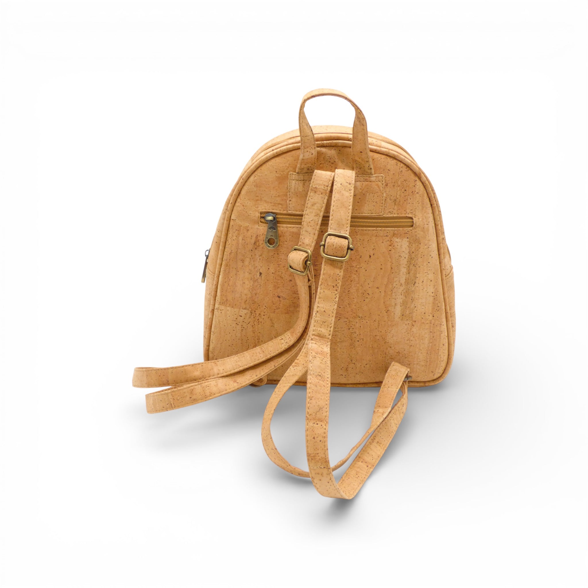Dos et bretelles réglables d'un sac à dos en liège naturel — Montado, boucle laiton, Portugal
