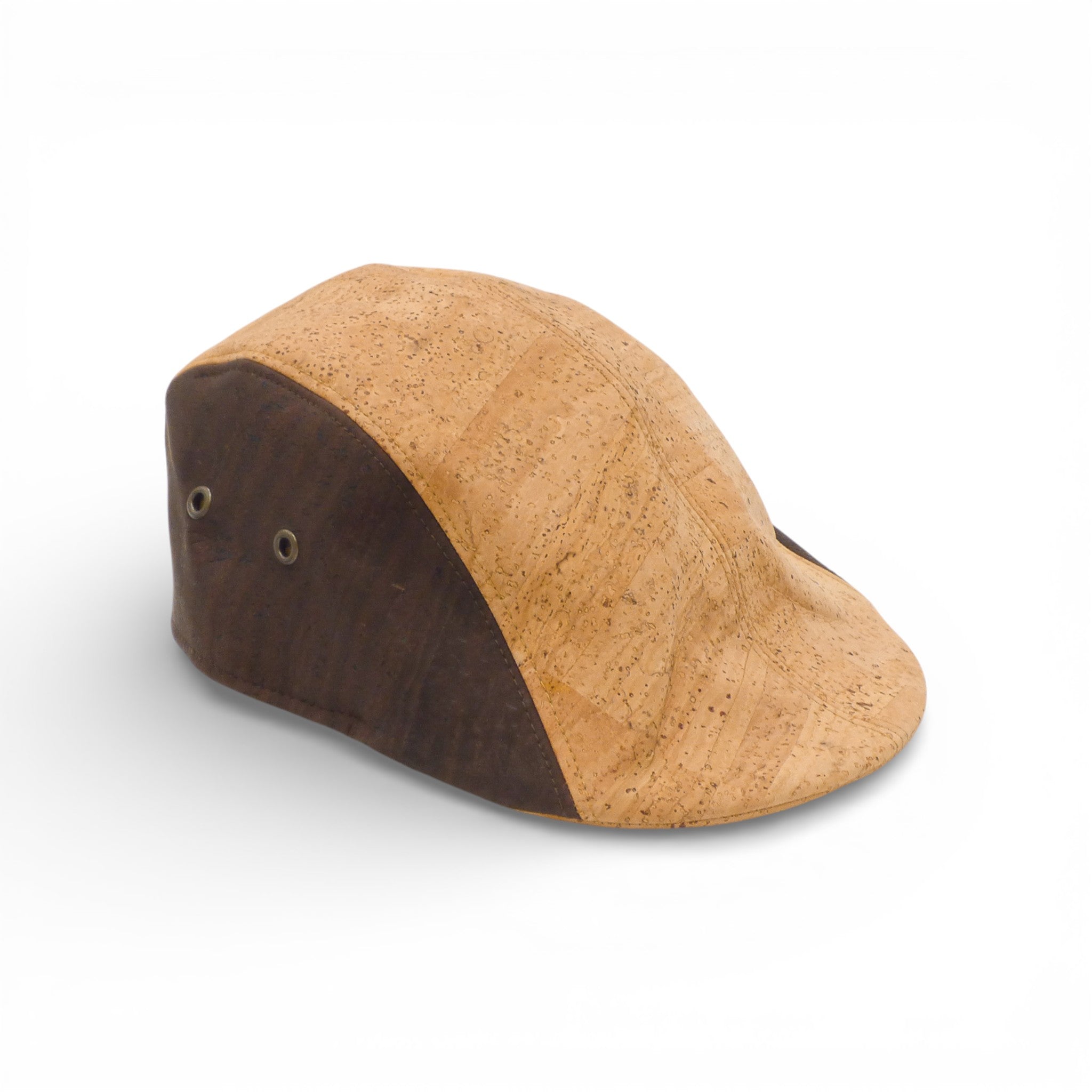 Béret en liège - texture naturelle visible, détail matière - Amador Varum