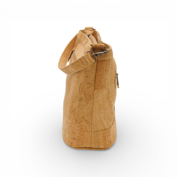 Sac bandoulière Organiseur Montado en liège - vue trois quarts, texture naturelle - Portugal