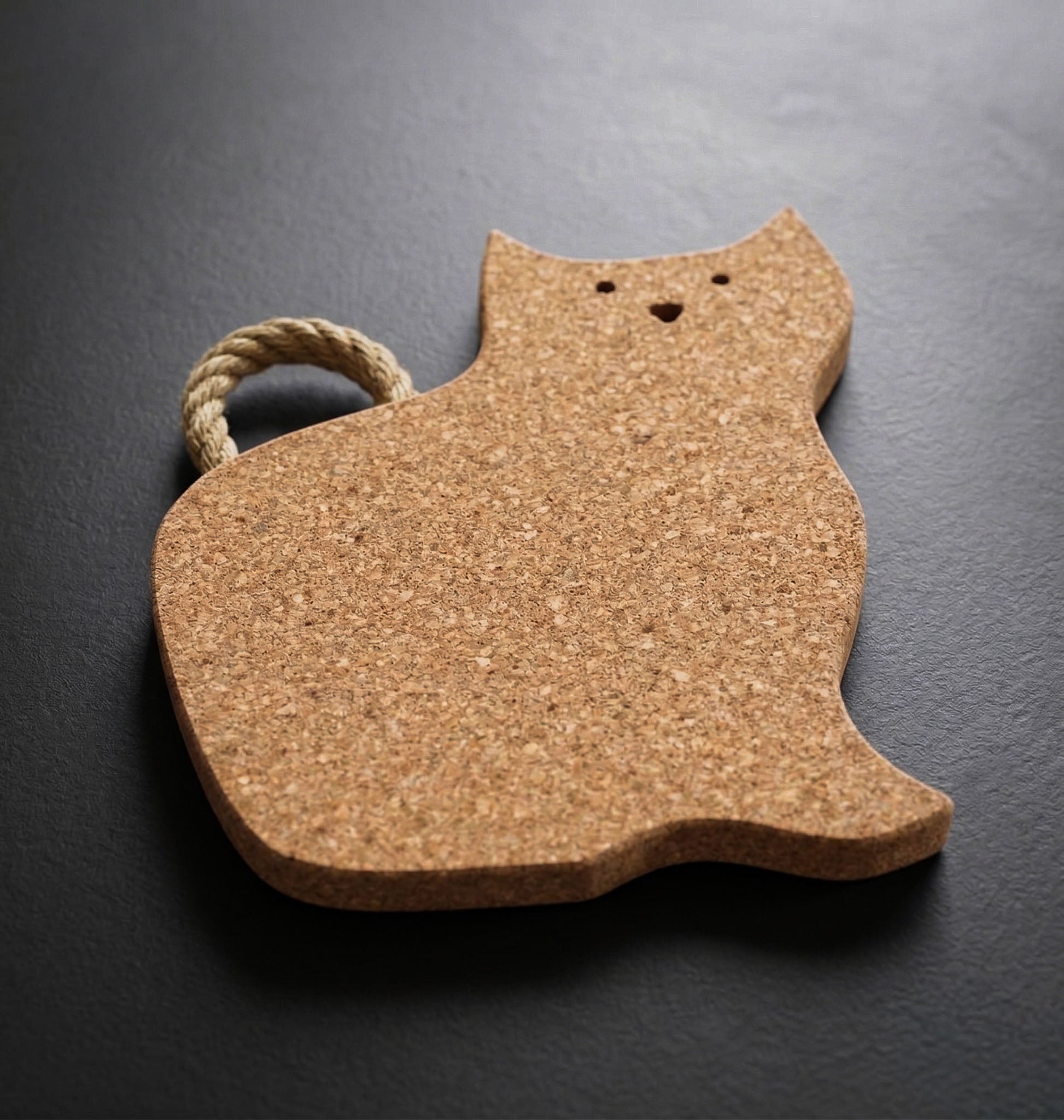Dessous de plat chat en liège Viking - silhouette sculptée - liège naturel Portugal