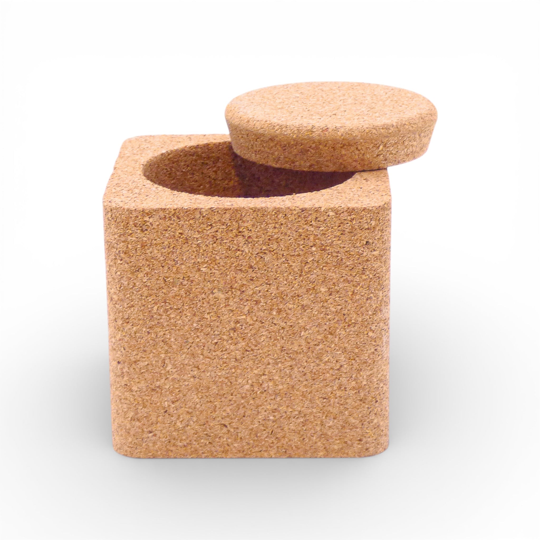 Boîte à sel cube en liège naturel, couvercle rond incliné sur l ouverture — Valoris, Portugal