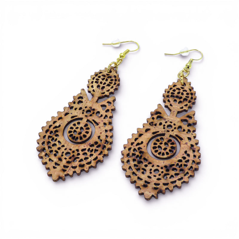 Boucles d'oreilles goutte en liège, dentelle de rosaces ajourées — Artipel, crochets dorés, Portugal