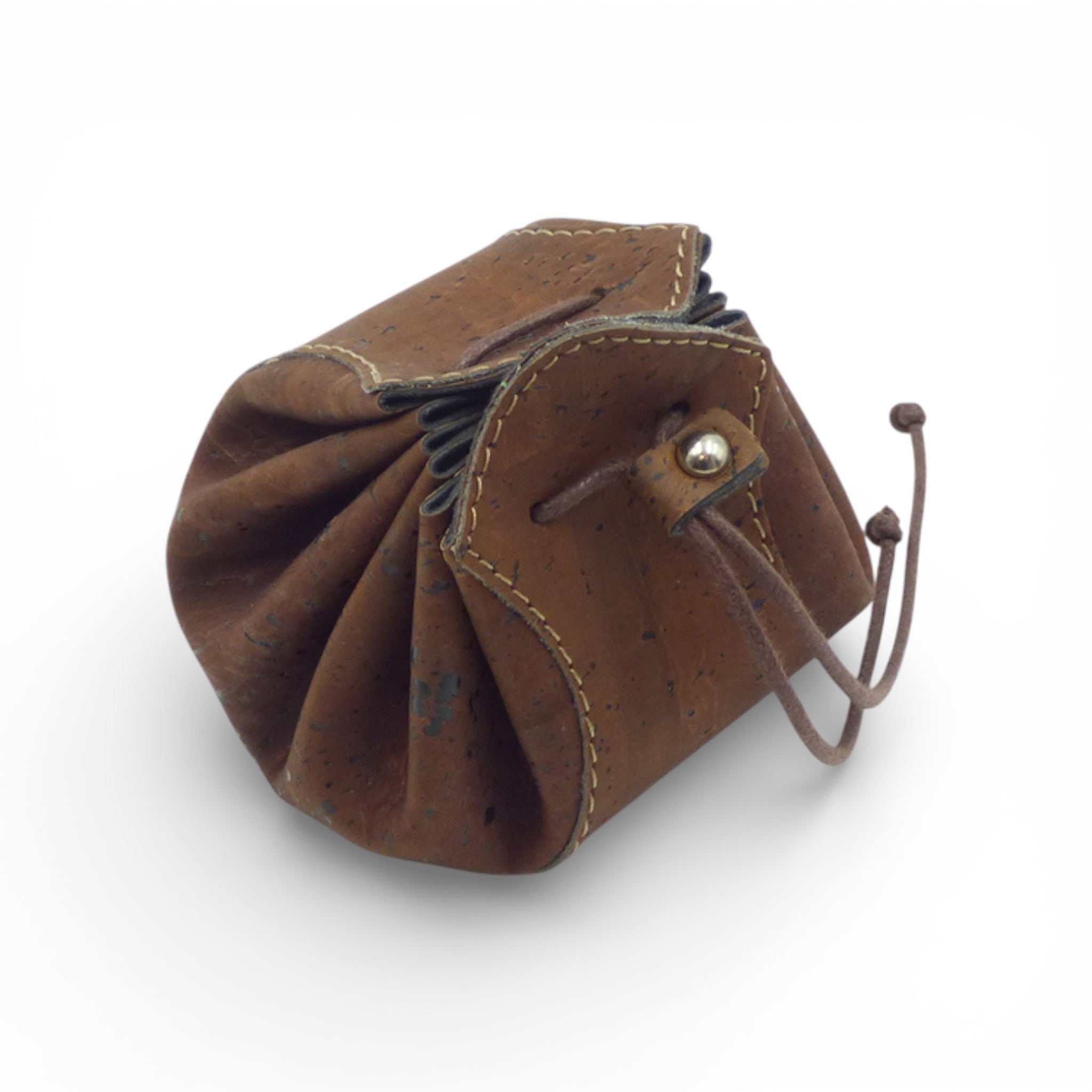 Brown cork wallet by Artipel, showcasing a vegan, artisanal design with a classic coin purse style.