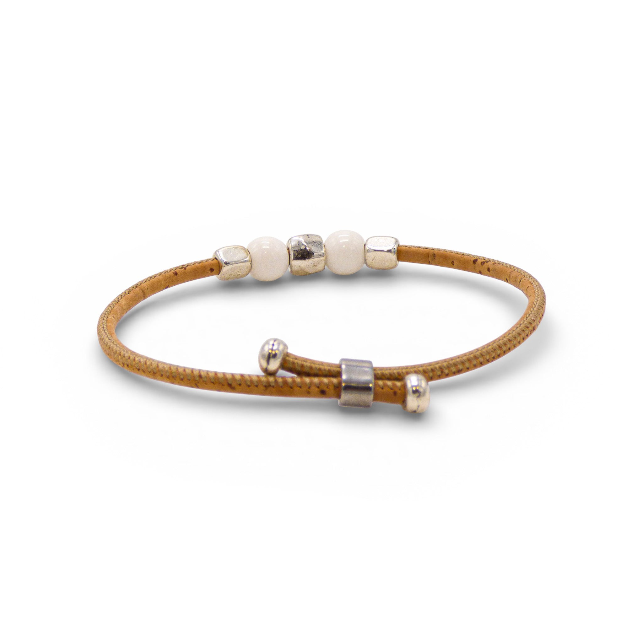 Bracelet jonc fin en liège ouvert, perles crème — Cork Colors, métal blanchi, Portugal