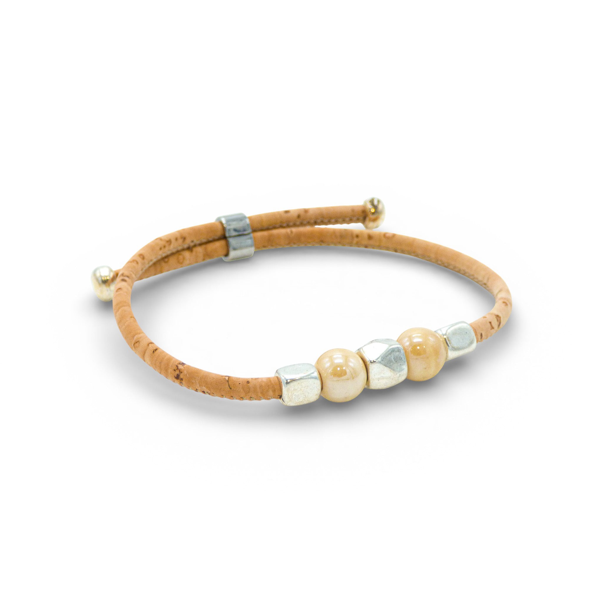 Bracelet jonc en liège naturel, perles crème — Cork Colors, perles métal blanchi, Portugal