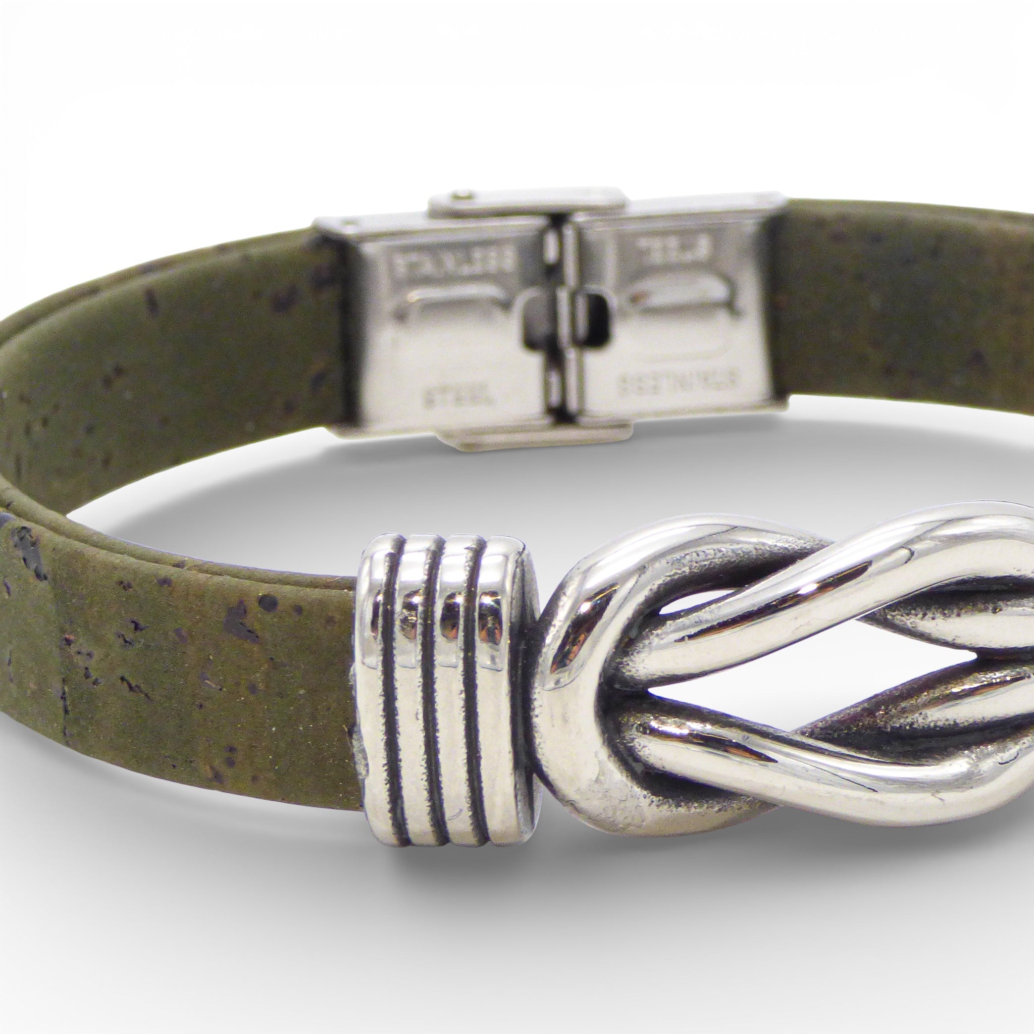 Men's steel knot bracelet in green khaki from Cork Colors, featuring a stylish cork design and marine-inspired details.