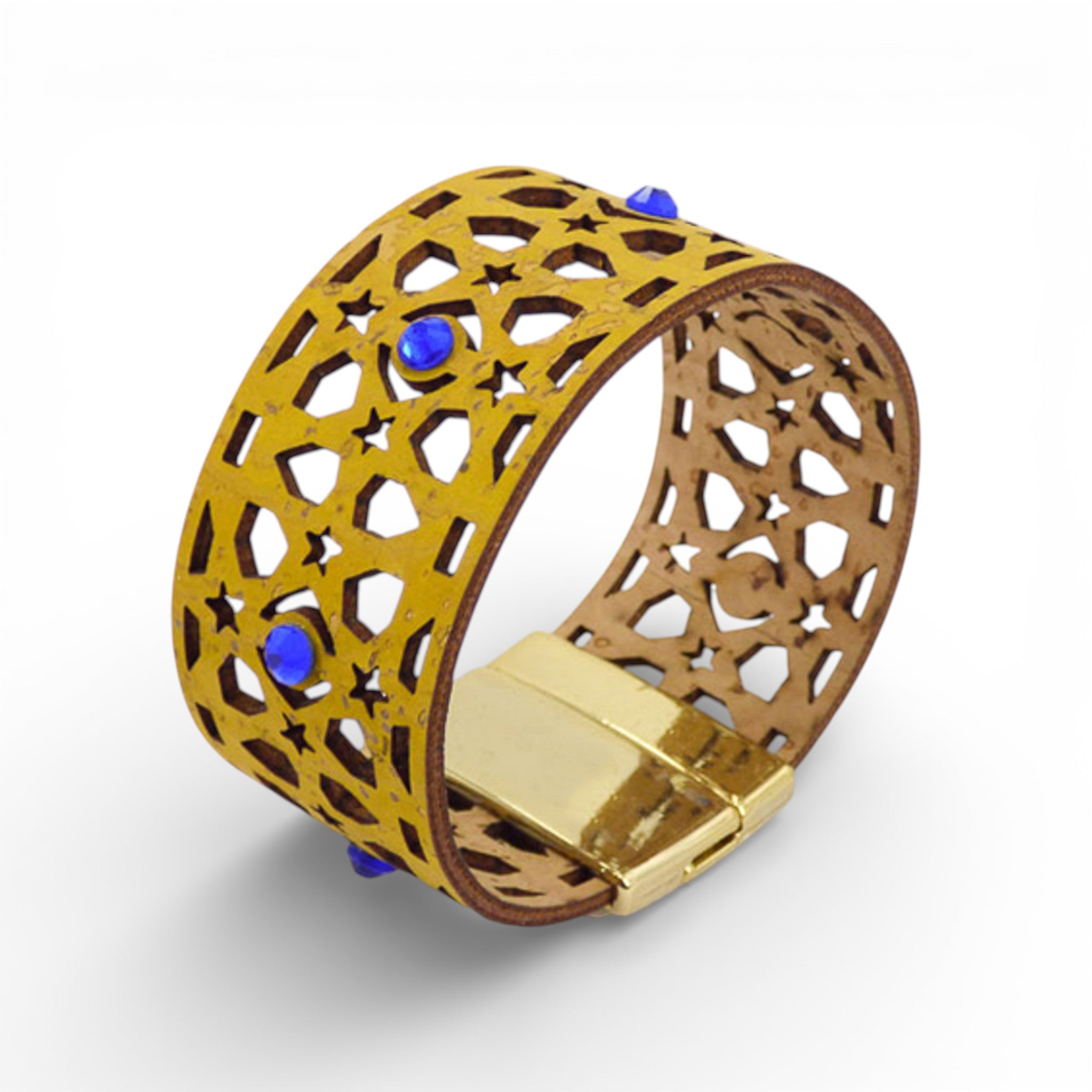 Manchette en liège doré motif étoiles, strass bleus — Artipel, fermoir métal doré, Portugal