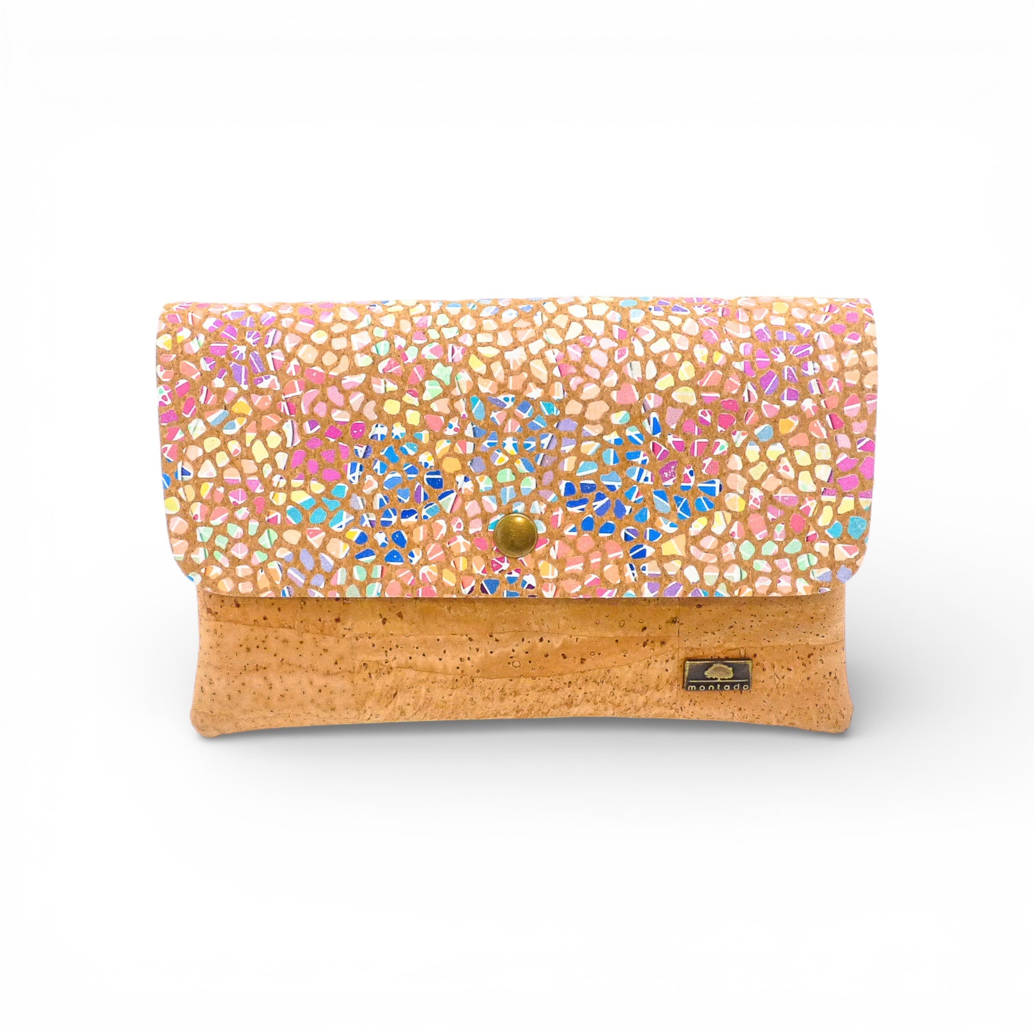 Montado Pochette Double Poche, a stylish two-pocket pouch in a natural cork finish, showcasing its unique texture and design.