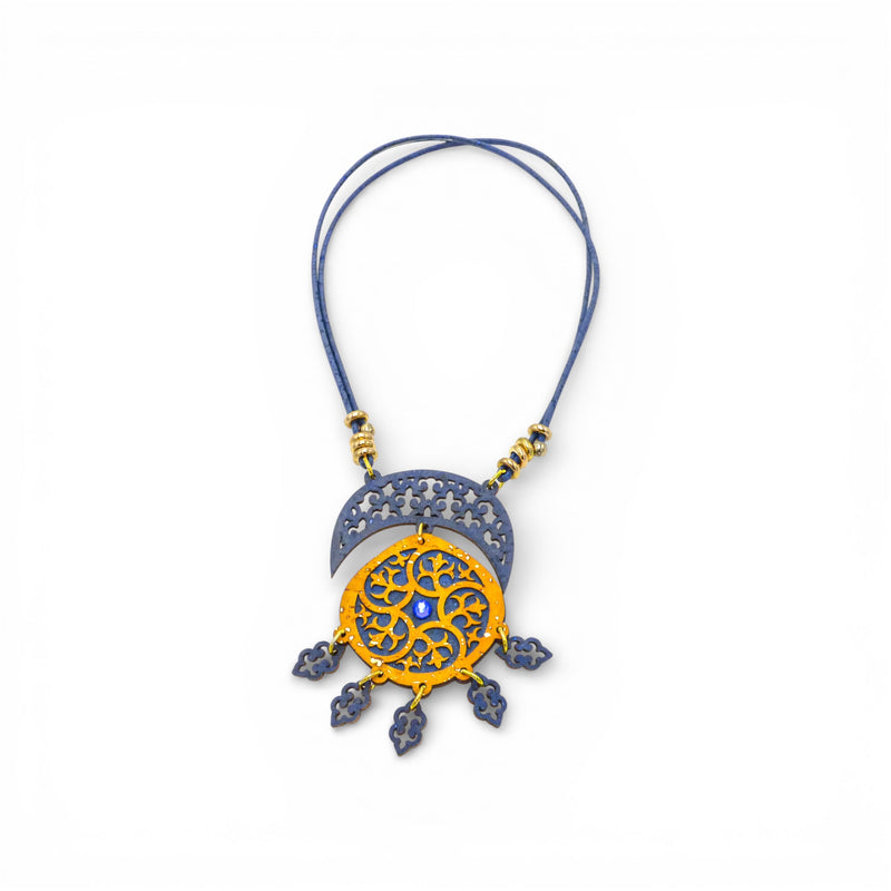 Collier attrape-rêve ajouré bleu et doré — Artipel, croissant et pampilles, cordon bleu, Portugal