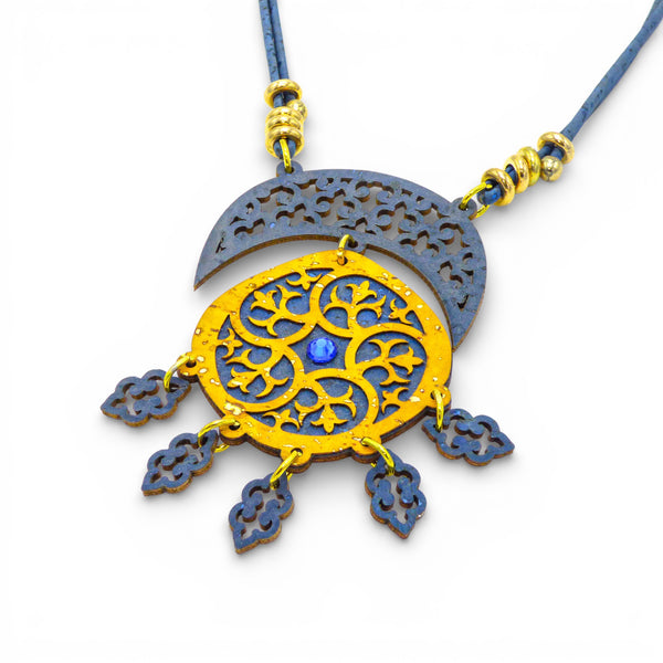 Collier "Attrape-Rêve" en Liège de la marque Artipel, présentant un design élégant et naturel en liège.