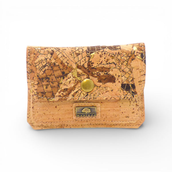 Porte-monnaie en liège Montado avec rabat, affichant une texture naturelle et un design élégant.