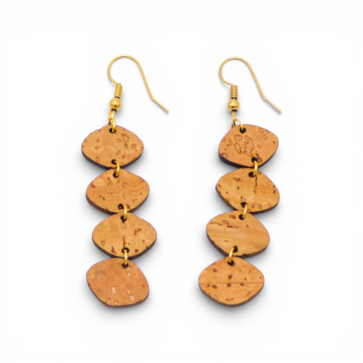 Pendulous cork earrings "Evora" by Cork Colors, featuring unique textures and earthy tones.