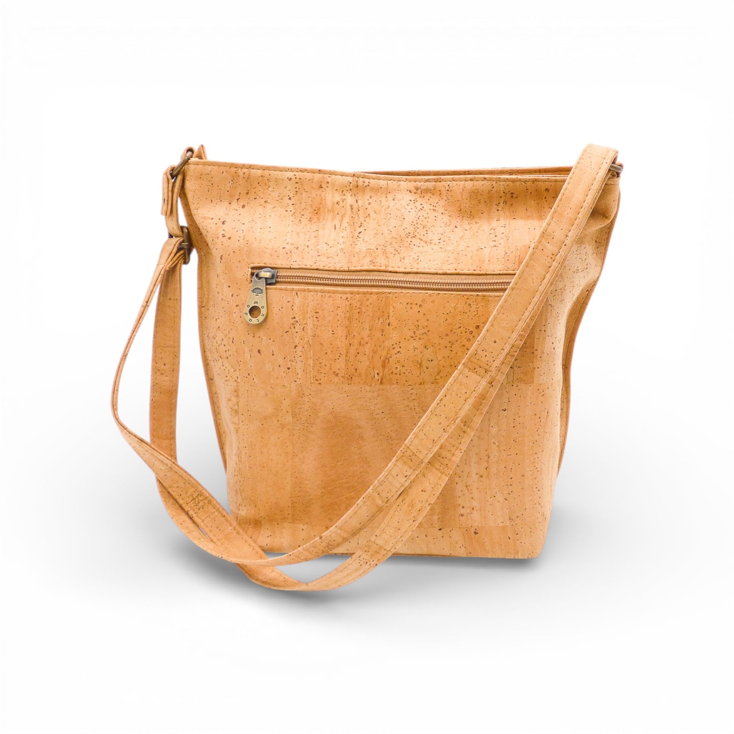Sac bandoulière Montado in natural cork with adjustable strap and stylish design, displayed on a white background.