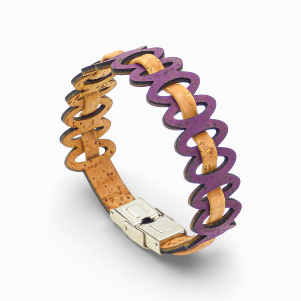 Adjustable women's bracelet made of cork with graphic links in natural and violet tones by Cork Colors.