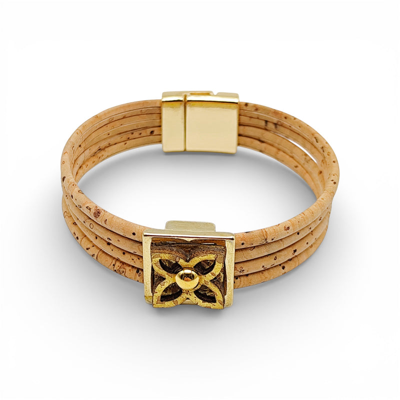 Bracelet multi-rangs en liège naturel — Artipel, charm carré fleur étoile doré, Portugal