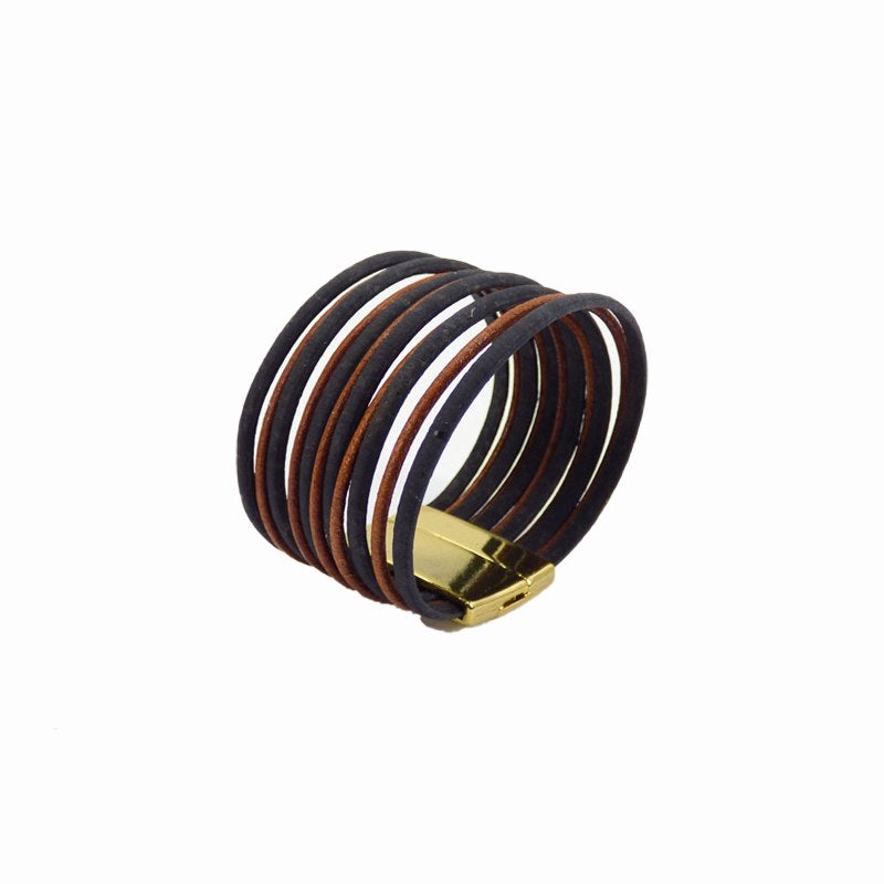 Bracelet multi-rangs en liège et cuir noir et cognac — Artipel, fermoir aimanté doré, Portugal