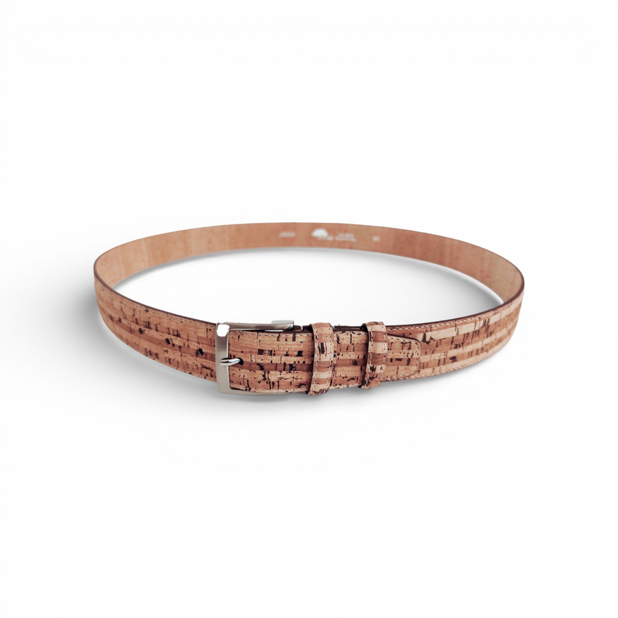 Ceinture en liège naturel strié, vue d'ensemble — TC Cortiça, boucle métal, doublure cuir, Portugal