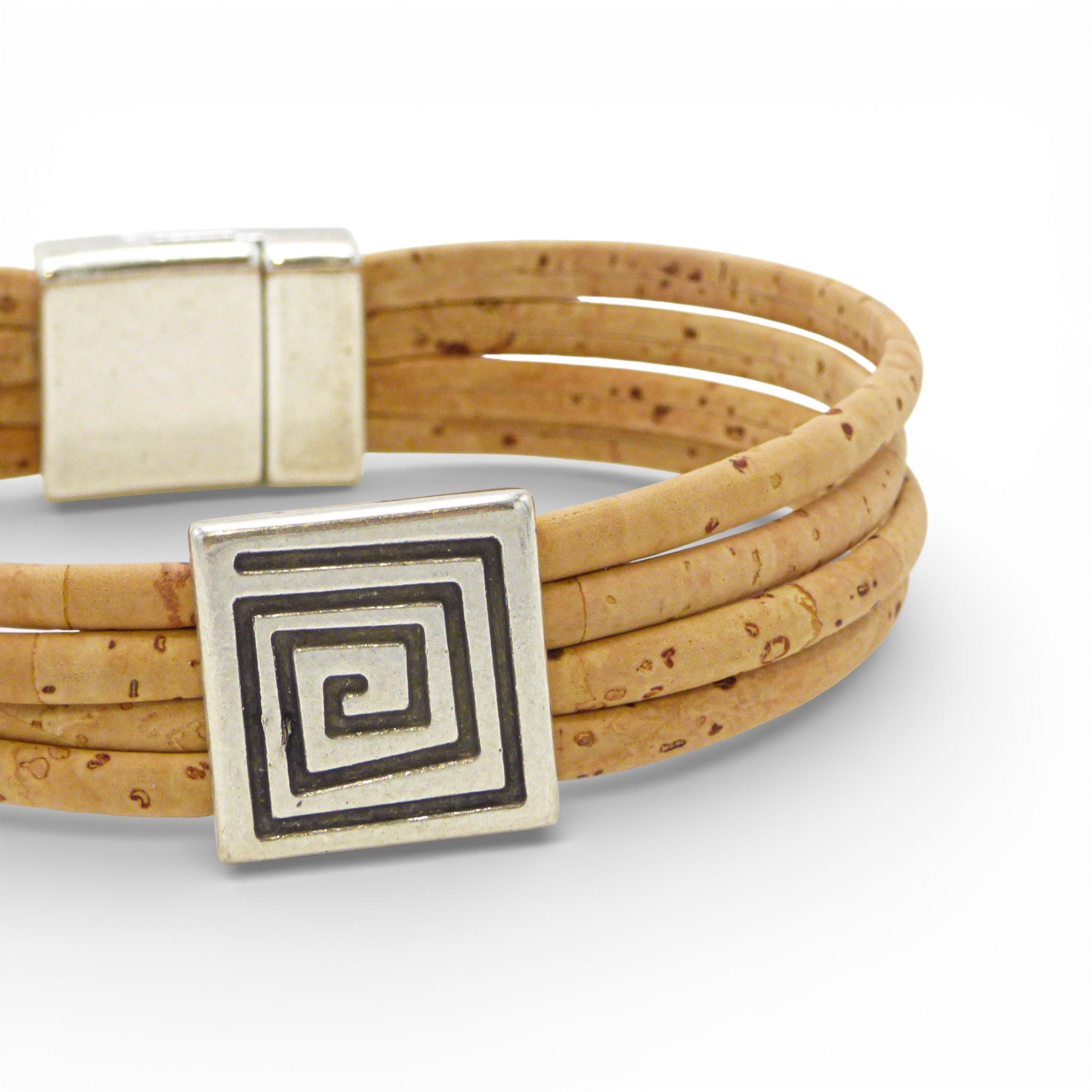 Beige "Grecque" triple cord bracelet made of cork, designed for men by Artipel, showcasing a layered style.