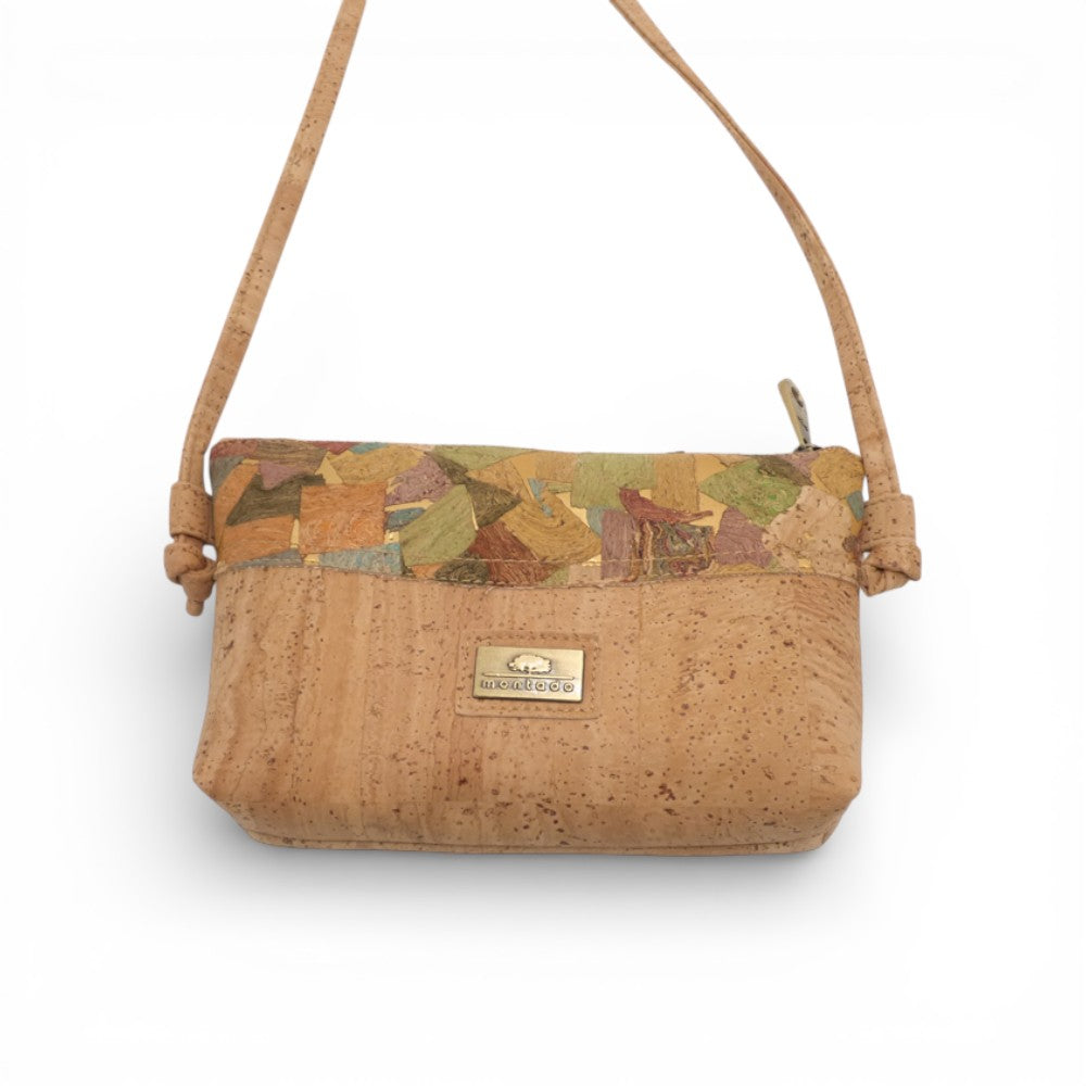 Mini pochette bandeau en liège, bandeau patchwork teinté vert et ocre — Montado, vue face, Portugal