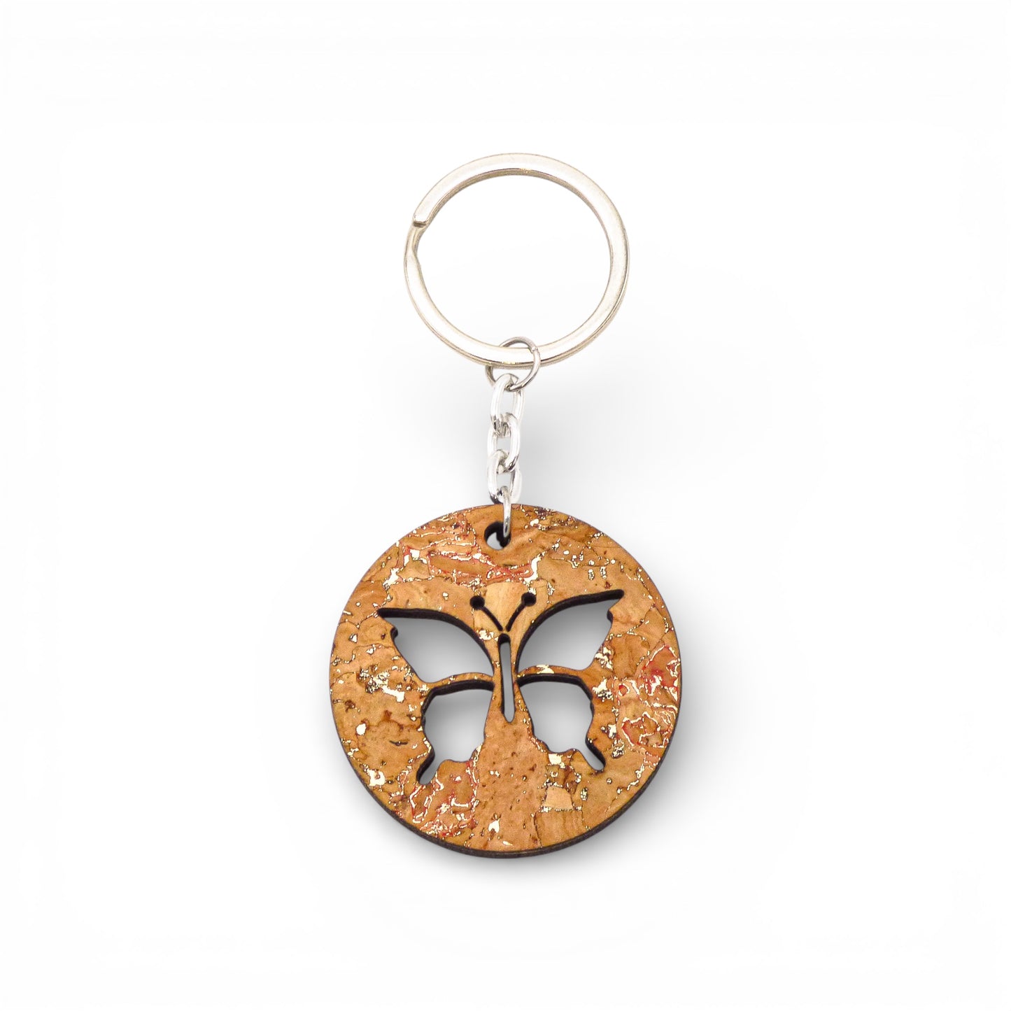 Porte-clés en liège naturel en forme de papillon, fait main par Cork Colors, mettant en valeur la texture douce et artisanale.