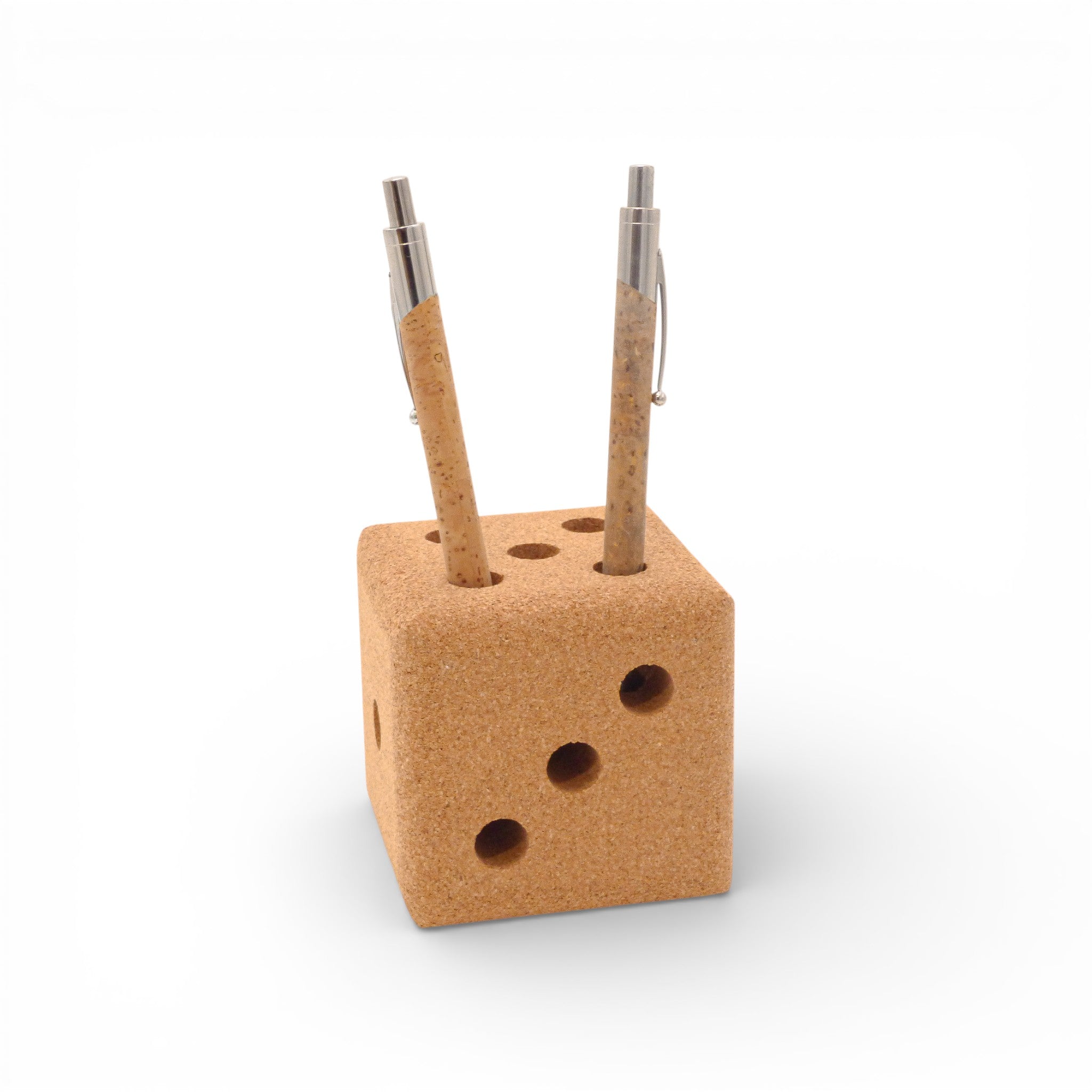 Porte-stylo "Dé Ludique" en liège de Viking, original et fonctionnel pour un bureau moderne.