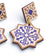Gros plan sur le pendentif étoile à huit branches azulejo en liège — Artipel, carreaux portugais
