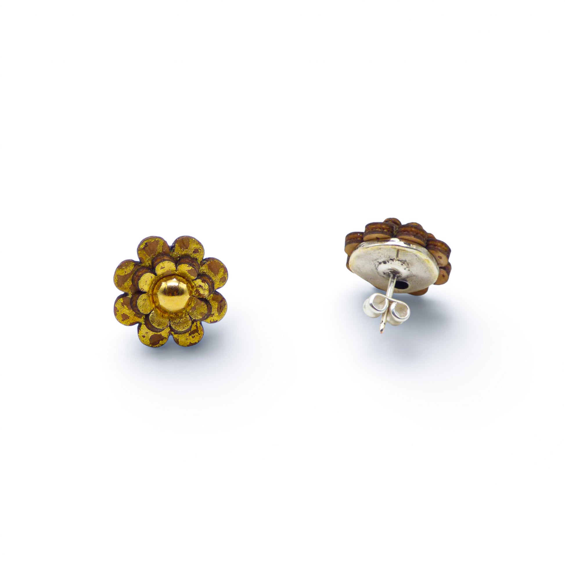 Boucles d'oreilles en liège "Golden Flower" d'Artipel avec design rond et motif floral doré.