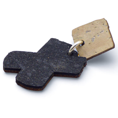 Boucles d'oreilles liège Croix — Artipel design moderne noir blanc cadeau femme