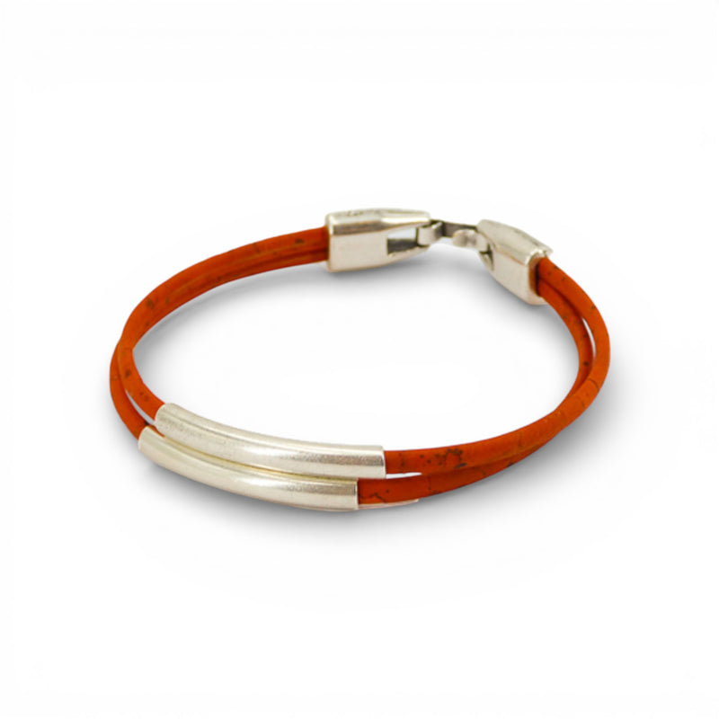 Bracelet double cordon en liège orange, barre tube métal blanchi — Artipel, fermoir métal blanchi, Portugal