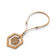 Collier en liège "Hexagone Dark" d'Artipel, affichant un design hexagonal élégant sur fond naturel.