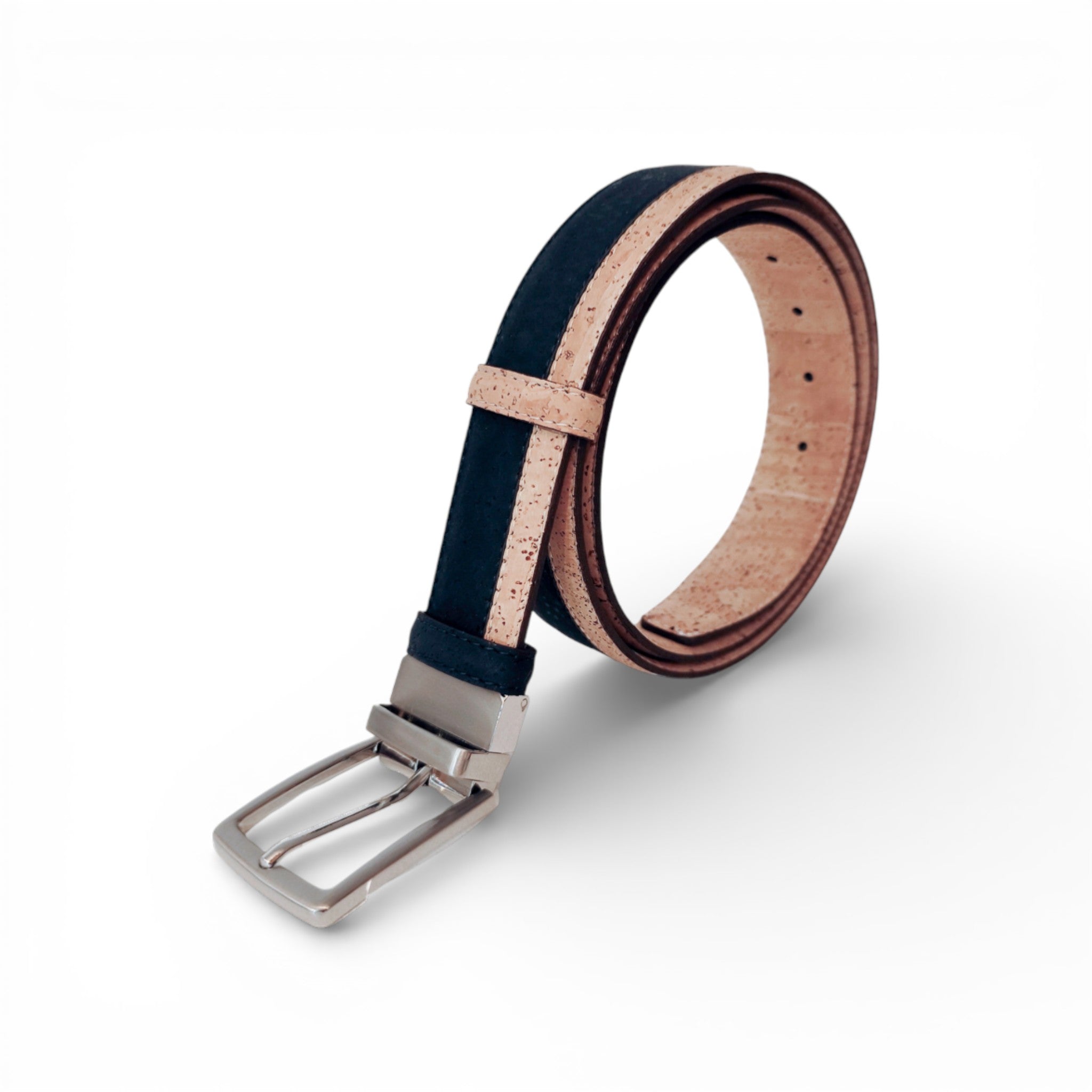 Réversible ceinture en liège avec liseré, design élégant de la marque TC Cortiça, vue sur texture et finition.