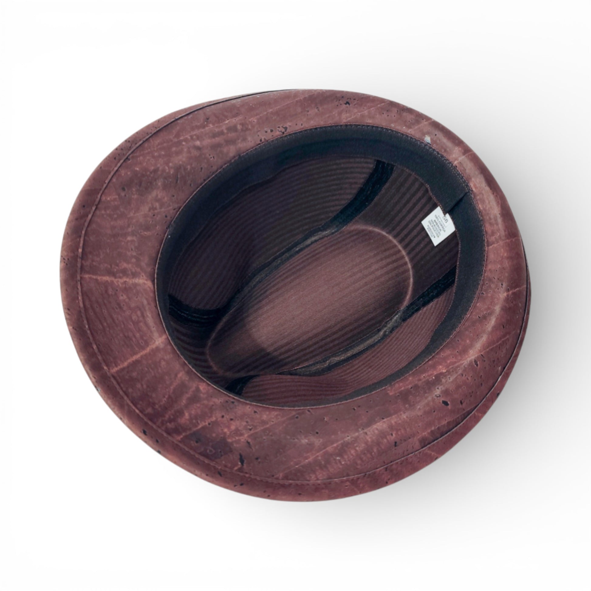 Chapeau Trilby en liège naturel Amador Varum, vue de profil mettant en valeur la texture et le design élégant.