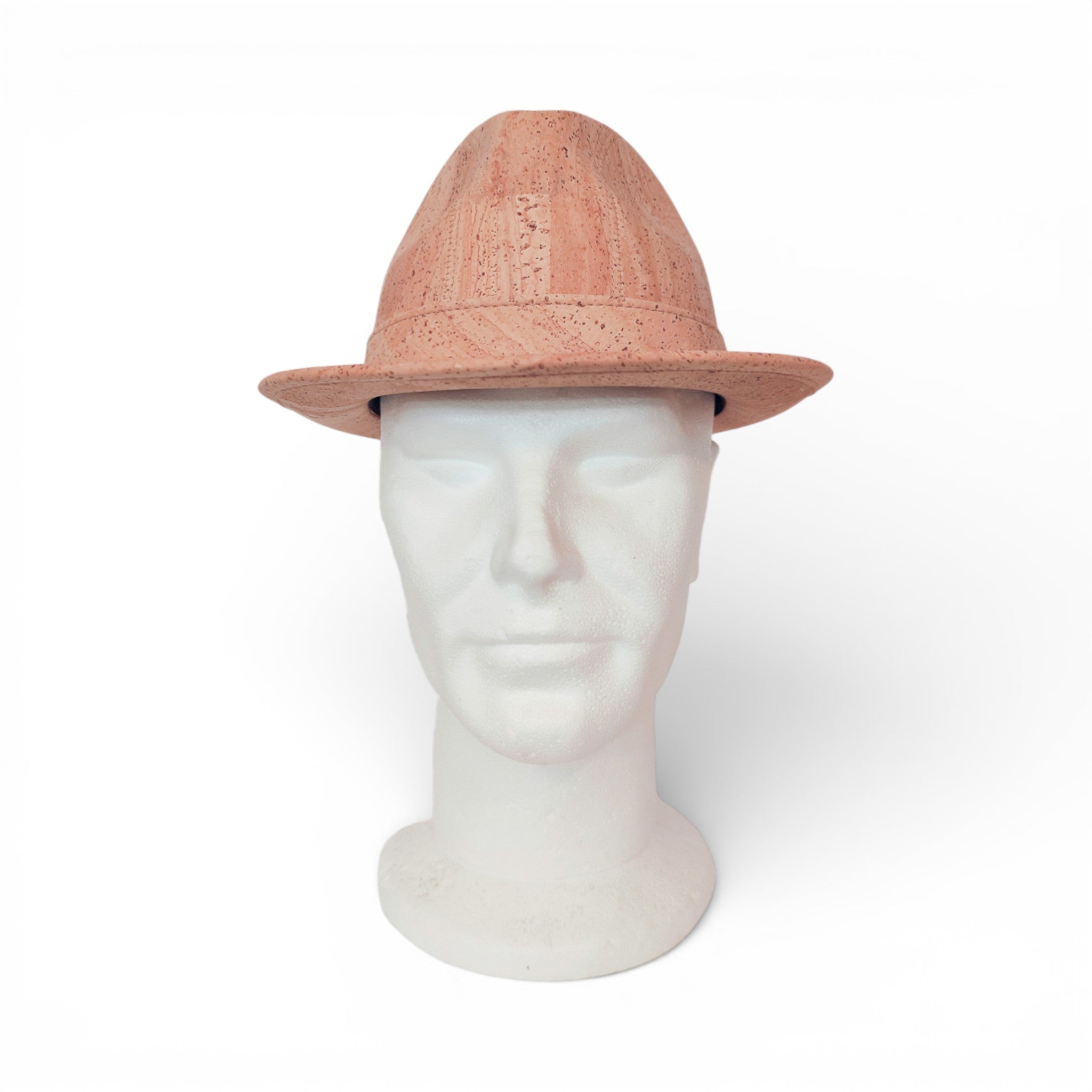 Chapeau trilby en liège naturel Amador Varum, vue de face avec un design élégant et léger, parfait pour l'été.