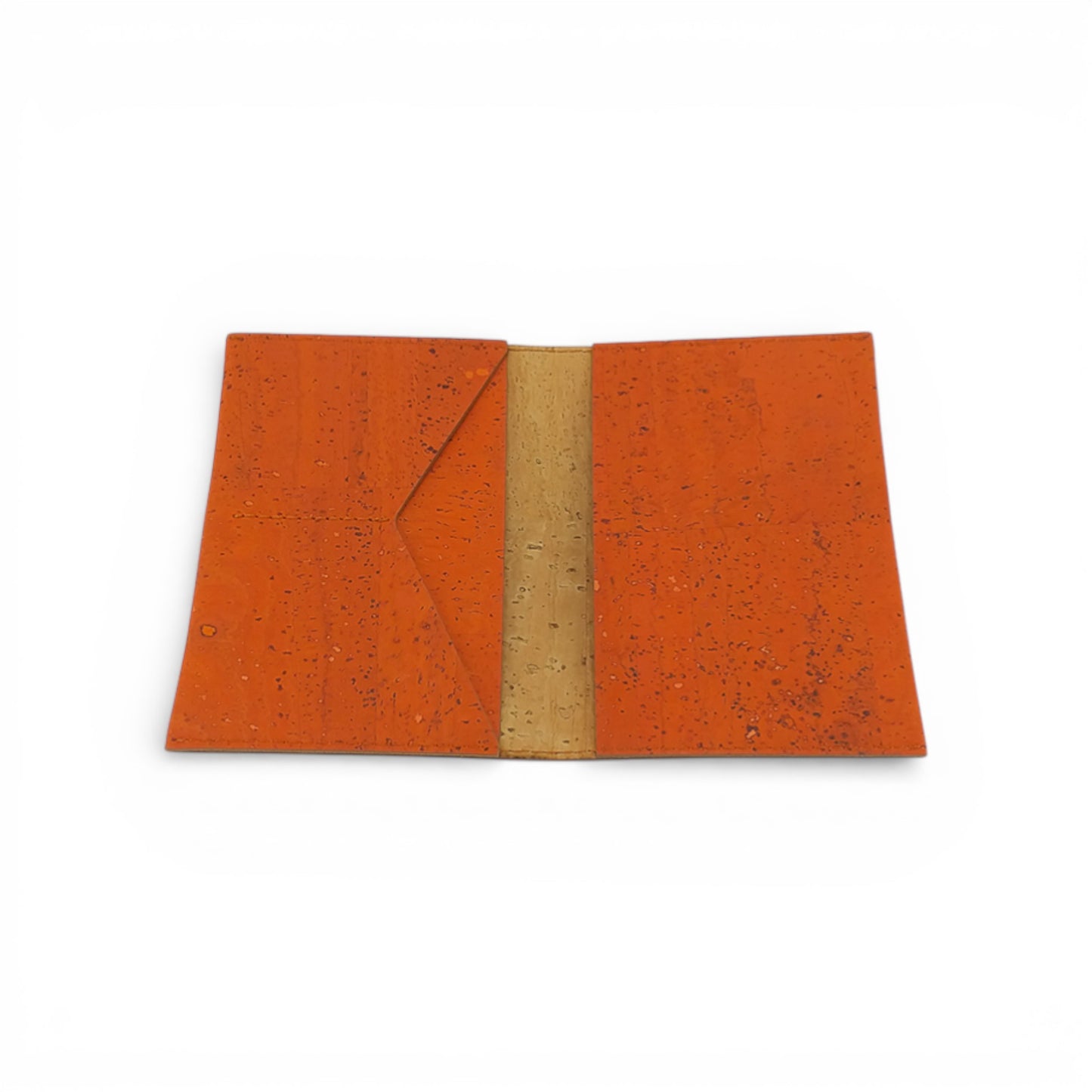 Pochette Passeport en Liège Artipel, featuring a textured cork exterior and a compact, stylish design.