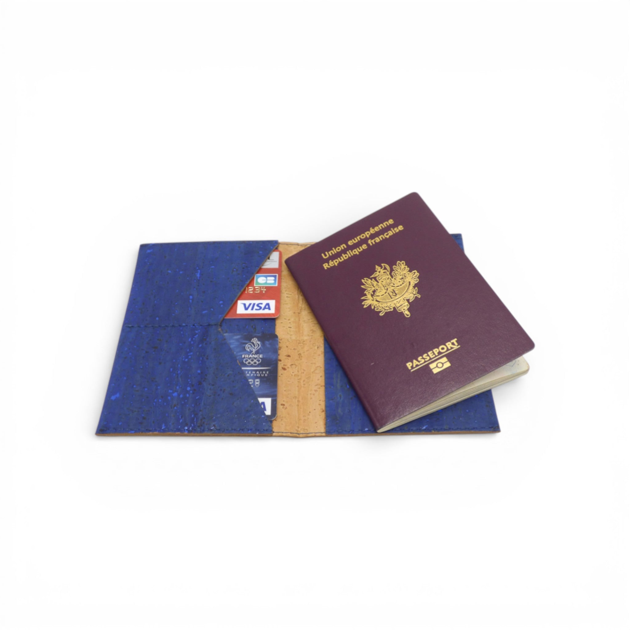 Pochette passeport en liège bleu garnie — Artipel, passeport et cartes en place, Portugal