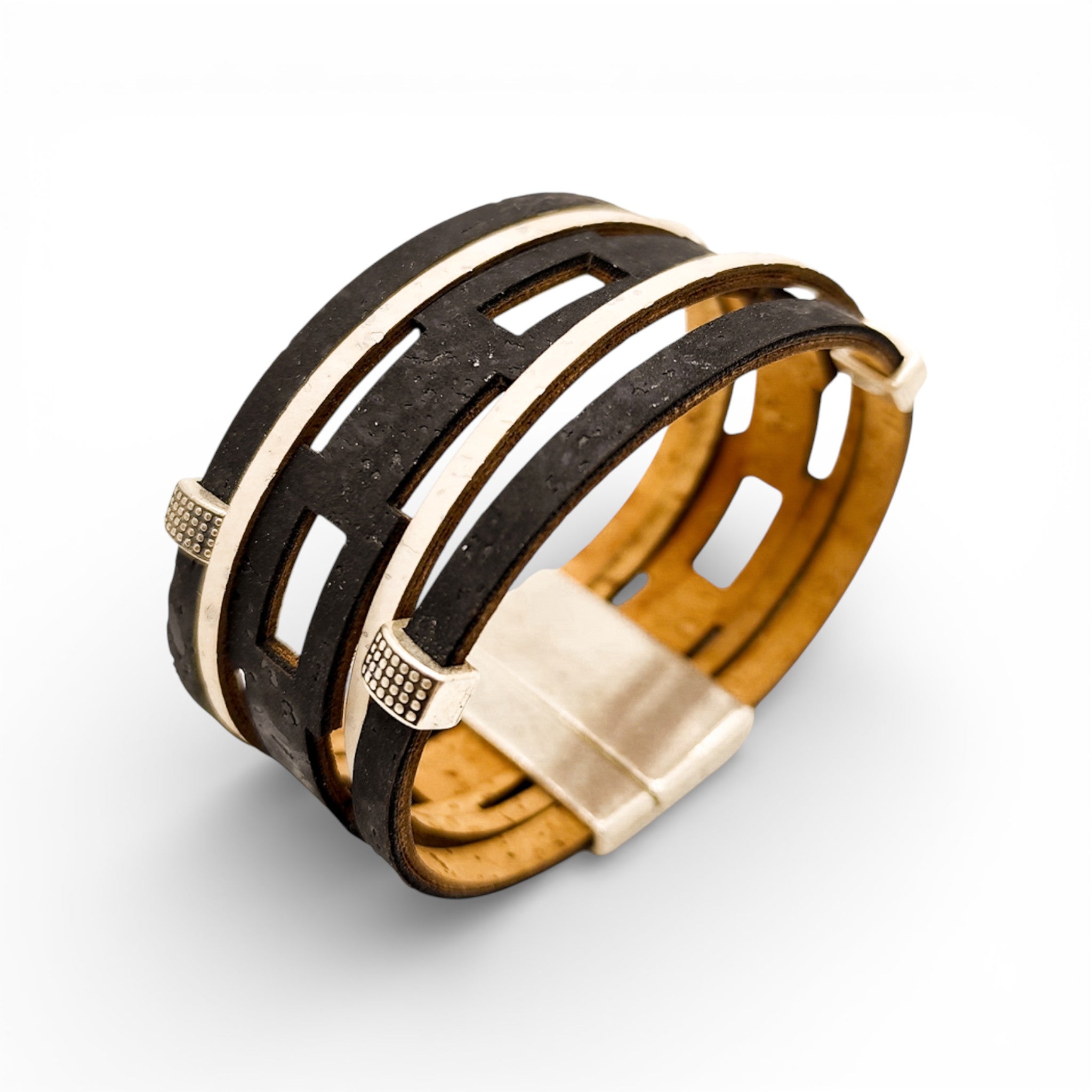 Black and white Liège bracelet for women with a magnetic closure by Artipel, showcasing a sleek and modern design.