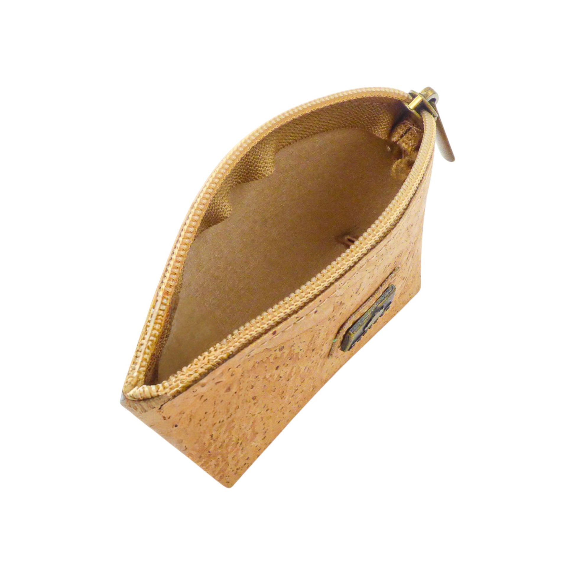 Porte-monnaie l'Essentiel au Naturel de Montado, en cuir beige avec fermeture zippée et compartiments pratiques.