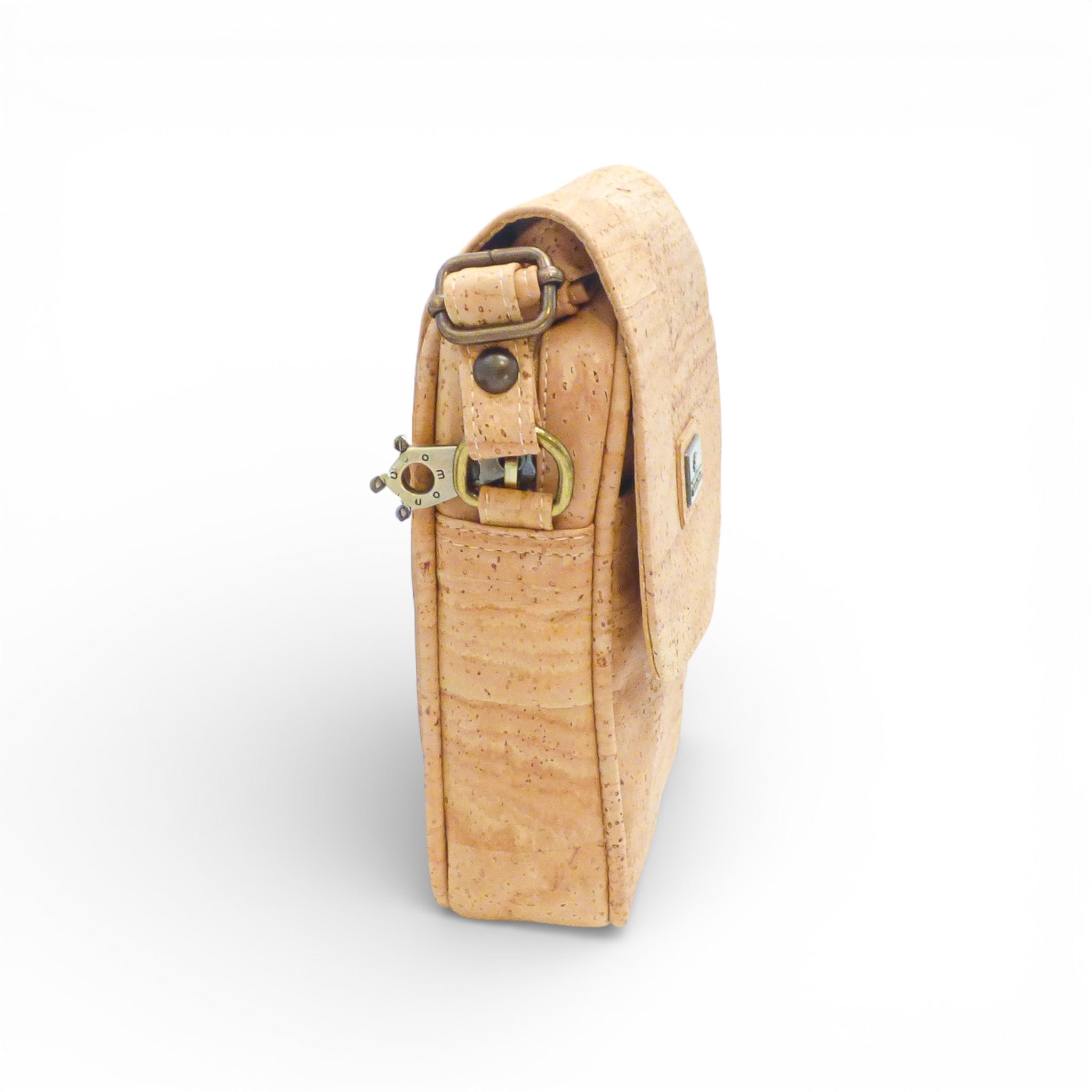 Profil du sac bandoulière homme en liège naturel — Montado, boucle de réglage métal, Portugal